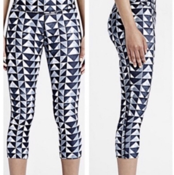 Nike Pants - Nike Athletic Capri Leggings